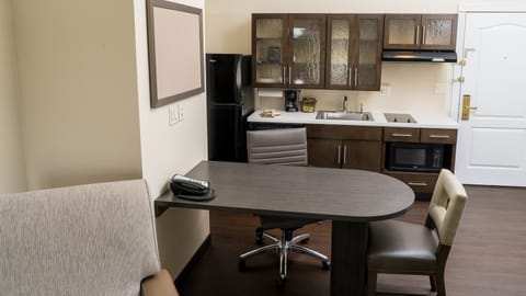 Suite, 1 Bedroom, Accessible (Roll-In Shower) | Room amenity