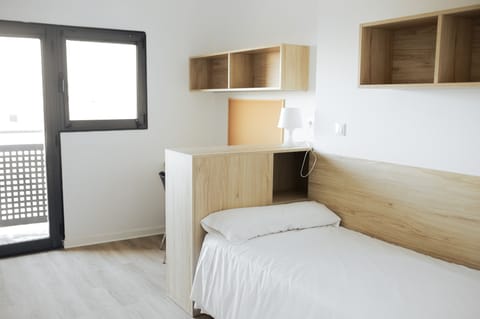 Single Room, Accessible | Desk, laptop workspace, blackout drapes, free WiFi