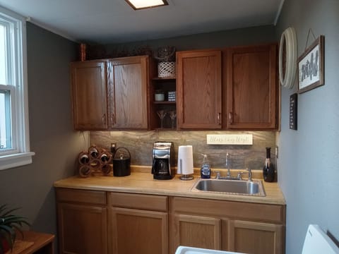 Comfort Bungalow | Private kitchen | Coffee/tea maker, freezer