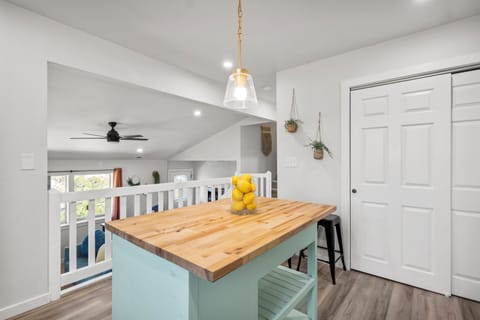 Family House, 3 Bedrooms, Hill View | Private kitchen | Electric kettle