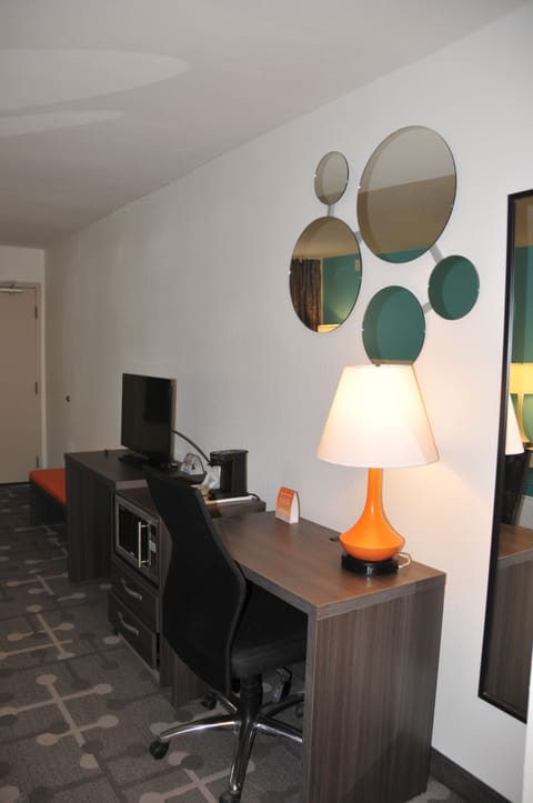 Room, 2 Double Beds, Non Smoking (1st Floor) | Room amenity