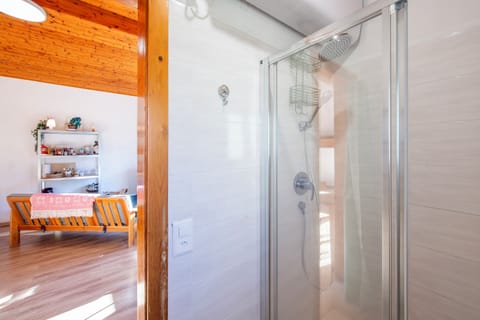 Family Chalet, 1 Bedroom, Mountainside (Mountain Views In Camedo) | Bathroom | Shower, hair dryer, towels, soap