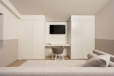 Junior Room | In-room safe, desk, laptop workspace, iron/ironing board