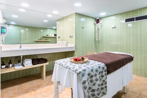 Spa tub, body treatments, hydrotherapy, body wraps, body scrubs, facials