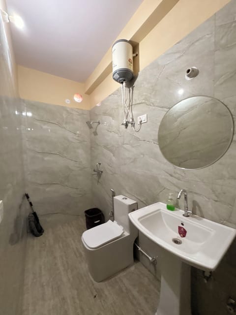 Standard Double Room | Bathroom | Shower, rainfall showerhead, bathrobes, towels