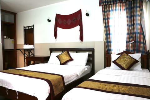 Standard Twin Room | In-room safe, desk, free WiFi, bed sheets