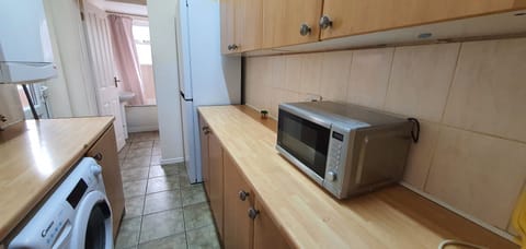 Shared Dormitory, 1 Bedroom, City View | Private kitchen