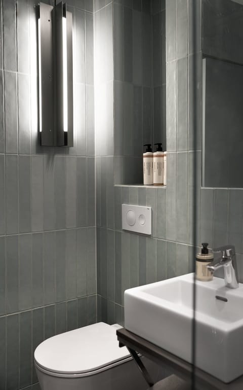 Free toiletries, hair dryer, towels, shampoo