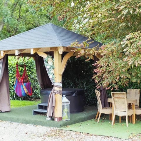 Apartment | Outdoor dining