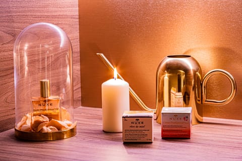 Couples treatment rooms, hot tub, steam room, Turkish bath