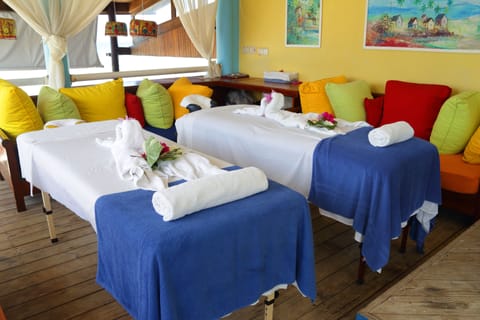 Couples treatment rooms, body treatments, beach massages, body wraps