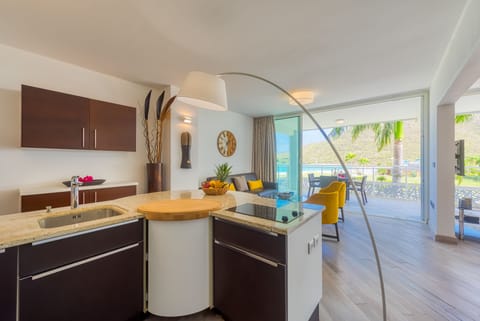 Premium Suite, 1 Bedroom, Kitchen, Ocean View | Private kitchen | Electric kettle