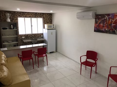 Apartment (2 Quartos) | Private kitchen | Fridge, microwave