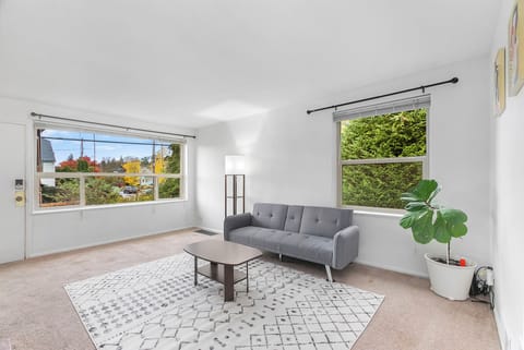 Classic Apartment, Patio | Living area