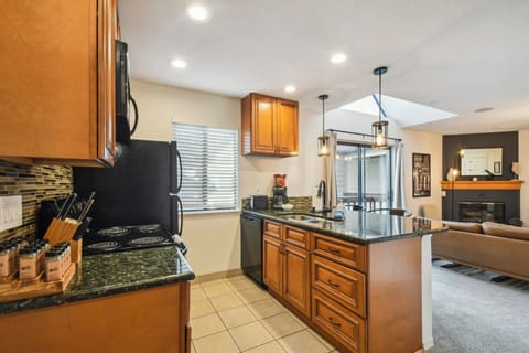 House, 1 Queen Bed, Patio, City View (6380 S Boston St #6-1363) | Private kitchen | Coffee/tea maker