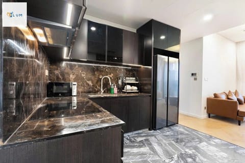 Design Apartment, 3 Bedrooms, Balcony, City View | Private kitchen | Fridge, microwave, stovetop, griddle