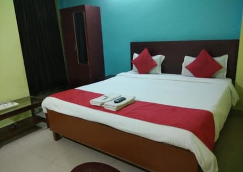 Deluxe Double Room, Multiple Bedrooms, City View | Free WiFi, bed sheets