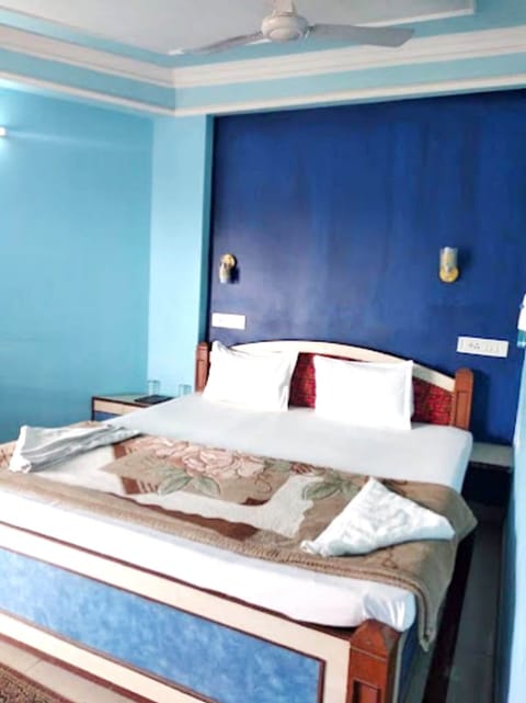 Royal Double Room, City View, Executive Level | Free WiFi, bed sheets