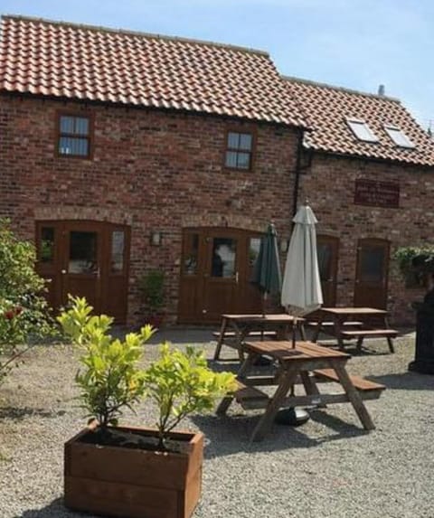 Studio | Outdoor dining