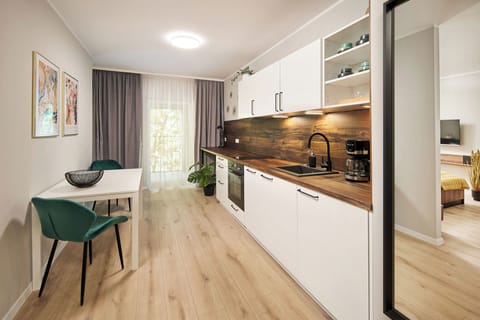 Classic Studio | Private kitchenette | Mini-fridge, stovetop, dishwasher, cookware/dishes/utensils