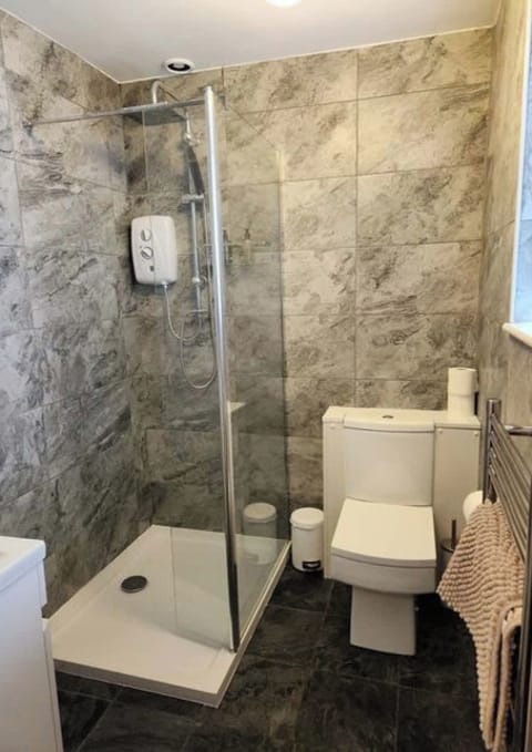 Deluxe Double Room, Ground Floor | Bathroom