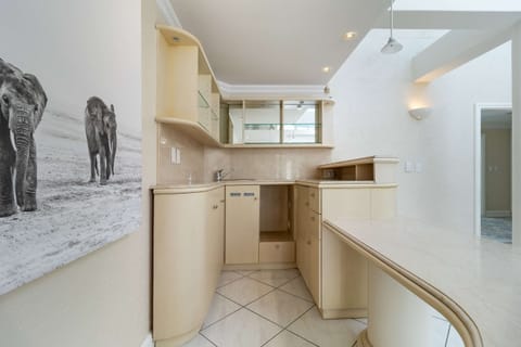 Apartment, Smoking | 3 bedrooms, Internet