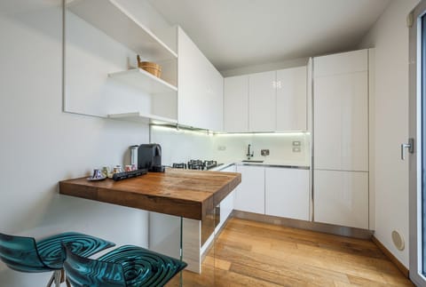 Apartment, Balcony, City View | Private kitchen