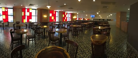 Breakfast, lunch, dinner served; international cuisine 