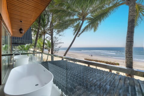 Deluxe Room, Sea View | Balcony view