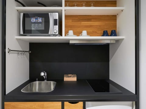 Junior Suite, 1 Double Bed with Sofa bed | Hypo-allergenic bedding, in-room safe, desk, blackout drapes