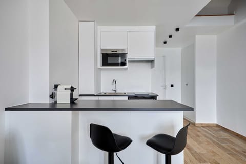 Studio, City View | Private kitchen