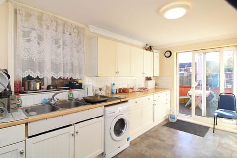 Economy Double Room | Private kitchen