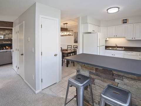 Condo, 3 Bedrooms | Interior