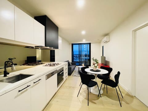 Signature Apartment | In-room dining