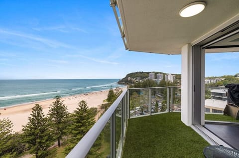 Two-Bedroom Apartment with Ocean View | Balcony view