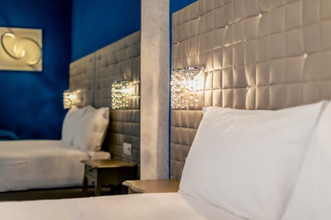 Superior Double Room, 1 King Bed (Direct access) | Premium bedding, down comforters, pillowtop beds, minibar