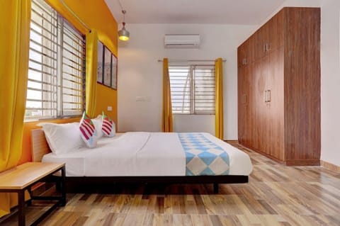 Deluxe Double Room, Multiple Bedrooms, City View | Free WiFi, bed sheets