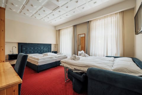 Minibar, in-room safe, desk, laptop workspace