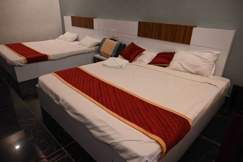 Presidential Room | Premium bedding, desk, free WiFi, bed sheets