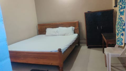 Deluxe Double Room, Multiple Bedrooms, City View | Free WiFi, bed sheets