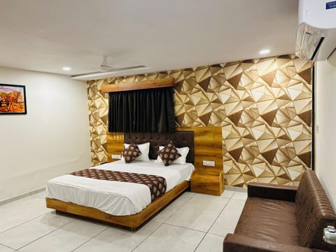 Deluxe Double or Twin Room, City View | Free WiFi