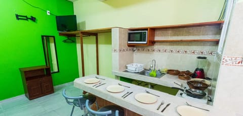 Superior Double Room, Garden View | Private kitchen