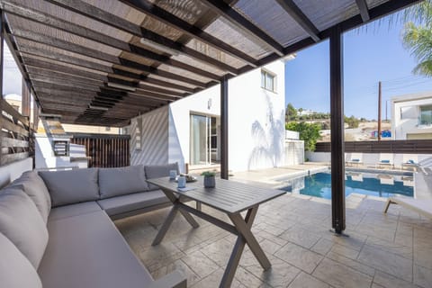 Villa, 5 Bedrooms, Private Pool, Garden View | Outdoor dining