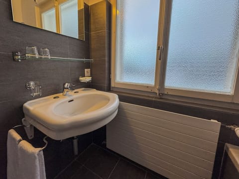 Superior Double or Twin Room, Private Bathroom, Valley View | Bathroom | Free toiletries, towels, soap, shampoo