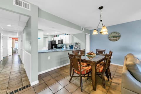 Condo, Multiple Beds (Edgewater Golf Villa 3101) | Dining