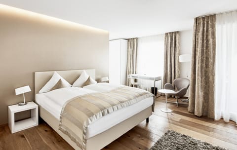 Design Double Room | Premium bedding, pillowtop beds, minibar, in-room safe