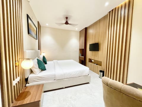 Deluxe Double Room | Free WiFi