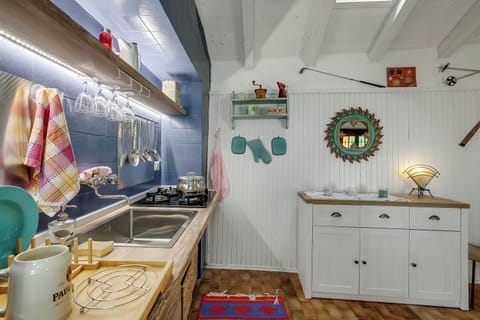 Family Studio, Mountainside (Il Nido del Ciabattino Pet Friendly) | Private kitchen | Fridge, microwave, stovetop, dishwasher