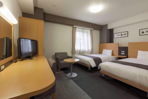 Standard Twin Room, 2 Twin Beds, Non Smoking | Premium bedding, desk, laptop workspace, blackout drapes