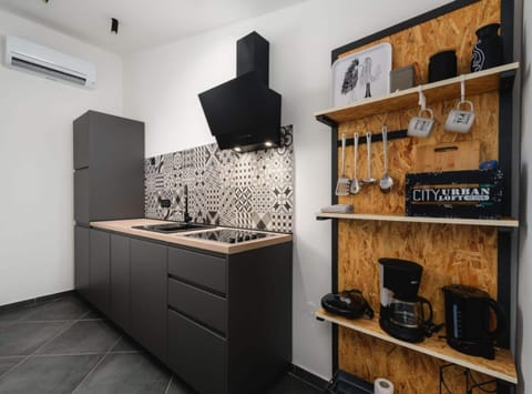 Apartment | Private kitchen | Electric kettle, toaster, cookware/dishes/utensils